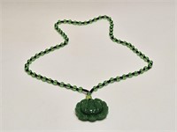 VINTAGE BEADED & JADE STYLE PENDANT NECKLACE
