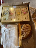 BOX LOT HANKIES, MIRROR & BRUSH SET