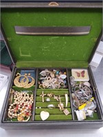 Vintage Jewelry Box w Jewelry