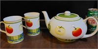 Teapot w Mugs