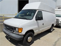 2003 Ford E-350 Super Duty Cargo Van