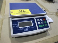 Global Electronic Counting Scale Mod 240878