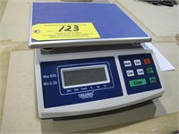Global Electronic Counting Scale Mod 240878