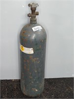 SMALL TANK FOR COMPRESSED OXYGEN - SOME INSIDE