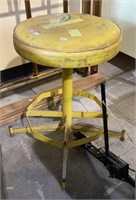Vintage metal shop stool    1938