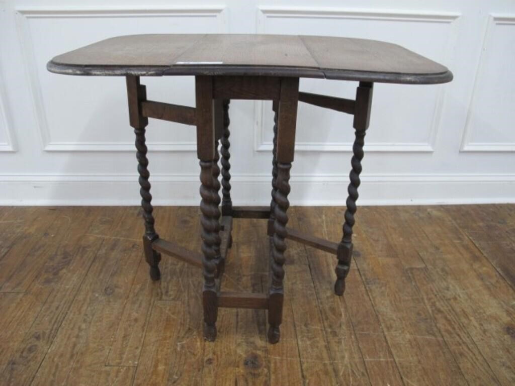 DROP LEAF SMALL OAK SIDE TABLE SIZE OPEN 33X23X29