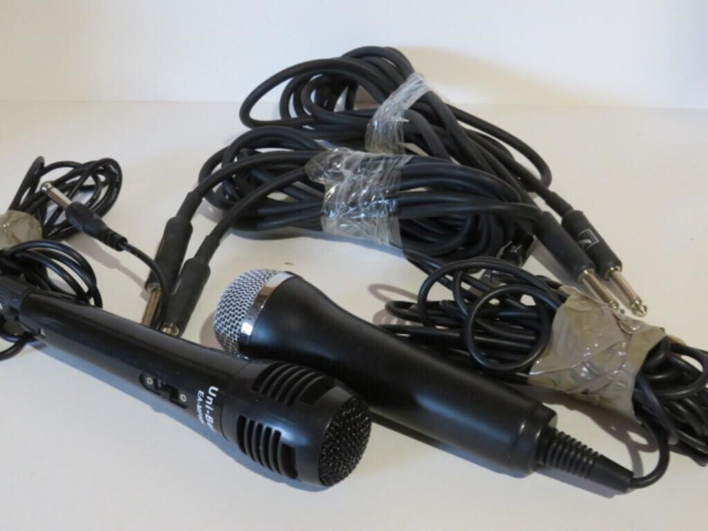 VARIOUS MICROPHONES+ CORDS