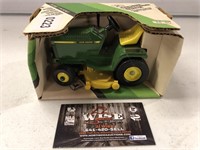 1/16 Ertl John Deere Lawn and Garden