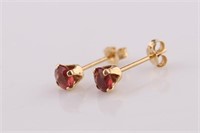 Pair of 14kt Yellow Gold and Garnet Stud Earring