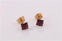 Pair of 14kt Yellow Gold and Garnet Stud Earrings