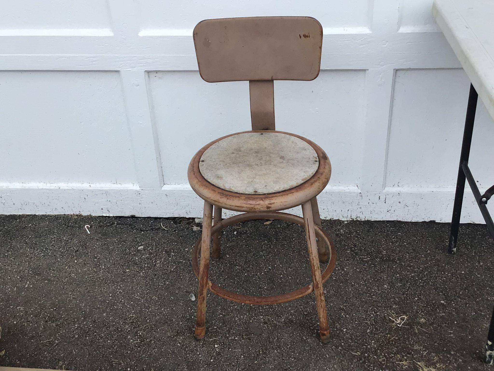 VINTAGE METAL STOOL