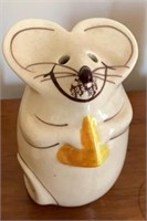 Ceramic "Mouse" form Cheese Shaker