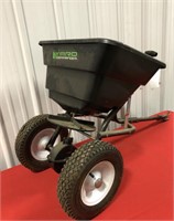 Yard Commander Pull Type Fertilizer/Seed Spreader