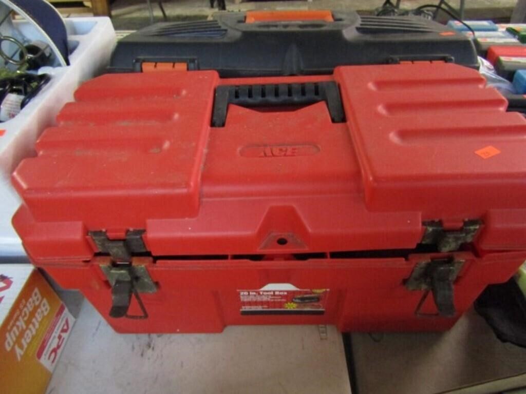 TOOLBOX W/ ASSORTED TOOLS