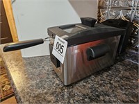 Electric deep fryer - lightly used