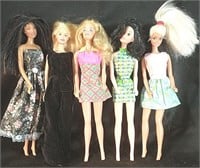 5 Barbies w Outfits