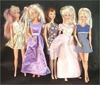 5 Barbies w Outfits