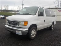 2004 Ford E350 XLT 15 Passenger Van