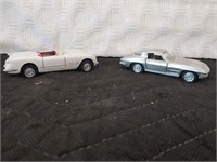Pair of Maisto 1:38 Scale Corvette Die Cast Cars
