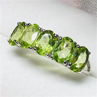 $1300. 10KT Gold Peridot(2.60ct) Ring