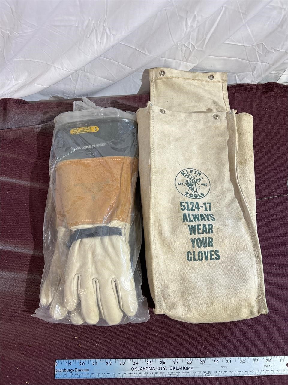 Linesman, high voltage gloves