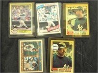 MLB ASSORTED COLLECTOR CARDS