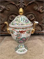 Vintage Chinese Famille Rose Porcelain Vase/Urn