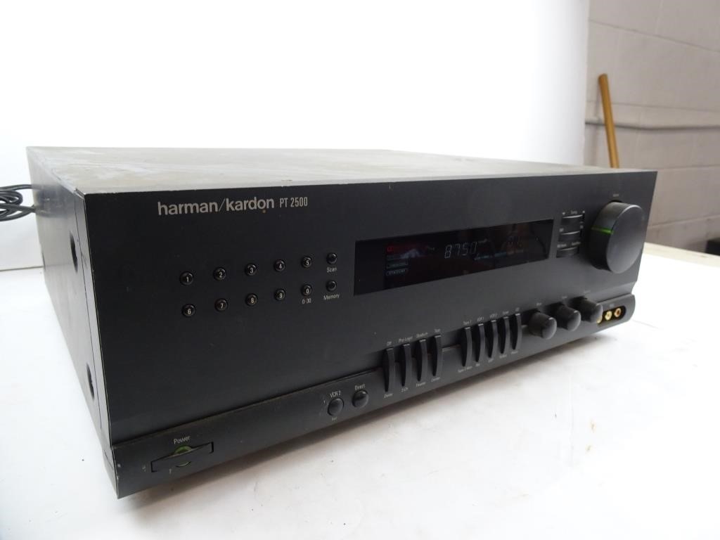 Harman / Kardon PT2500 Receiver - Powers On -
