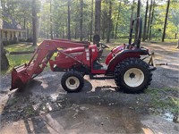 Mahindra 3510 Tractor 4wd- front end loader