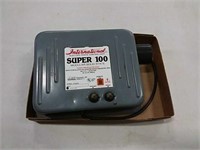 Int Super 100 Eletric fencer