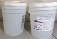 2 Buckets Diversey Oxivir Tb Cleaner 5 Gallons Ea