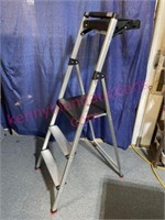 Lk New Rubbermaid utility ladder $80 retail