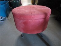 RETRO STYLE FOOT STOOL WITH STORAGE