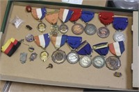 Lot of pendants, pins, etc.