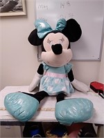 Large stuffed Minnie Mouse