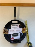 Heritage Cast Iron Lite Pan (11’’)