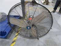 Power Fist 30" Circular Wall Fan with Bracket