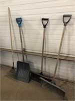 Outdoor Lot Including 3 Snow Shovels & A Rake In