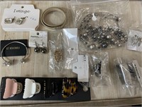 LOT OF MISC JEWELRY