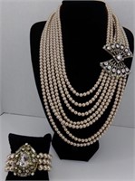 Tan Pearl Necklace/Bracelet Set