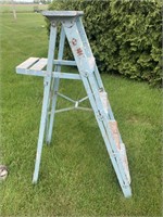 5’ painted ladder