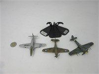 3 avions militaires en métal