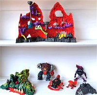 MIGHTY MAX ACTION FIGURES & PLAYSET PIECES ASST