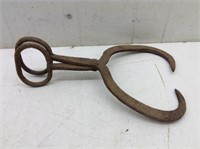 Vtg Rusty Ice Tongs  18"  Larger Size