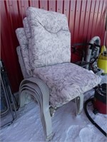 4 ALUMINUM FRAME LAWNCHAIRS W/CUSHIONS