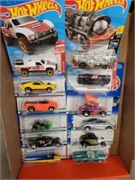 TRAY OF HOT WHEELS, MISC DIE CAST