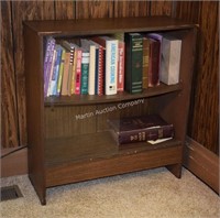 (L) Glass Front Vintage Bookshelf -