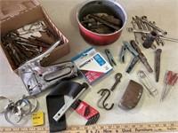 Small hand tools, staple gun, staples