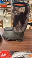hunting boots  size 9