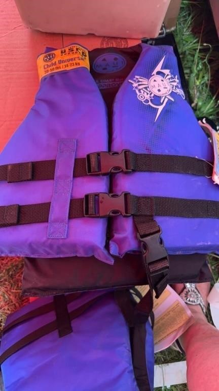 2 x Maui and Sons Life Jacket Child 30 to 50